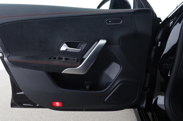 Mercedes-Benz CLA 180 SB AMG Kamera MBUX Navi AUT LED SHZ LMF