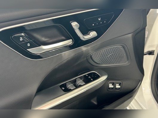 Mercedes-Benz C 300 e T Avantgarde Digital Light Kamera *SALE*