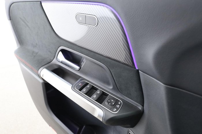 Mercedes-Benz GLB 180 AMG Kamera MBUX Navi AUT AHK LED SHZ