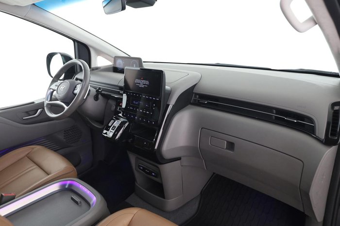 Hyundai STARIA 2.2 CRDi Signature 4WD (7-Sitzer) Pano