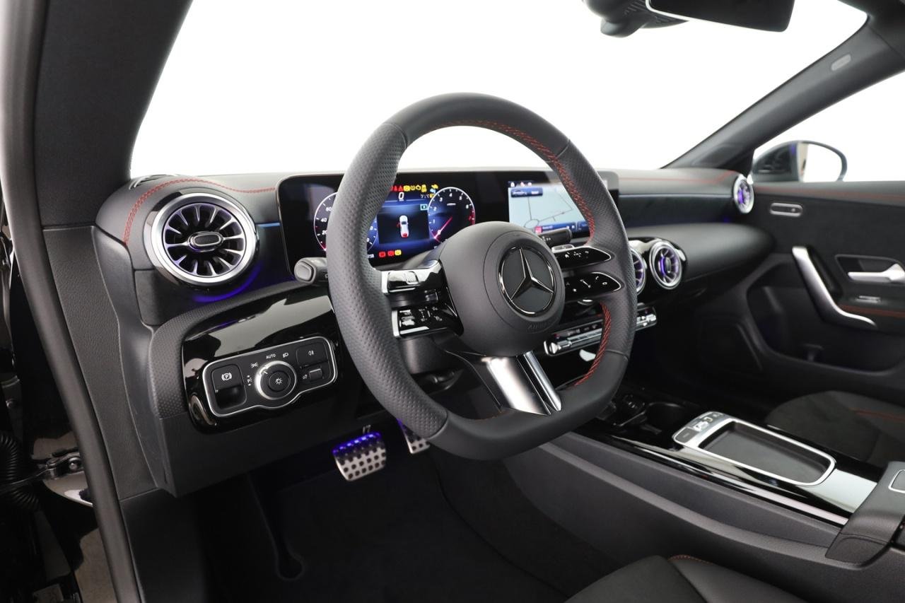 Mercedes-Benz CLA 180 SB AMG Kamera MBUX Navi AUT AHK LED SHZ