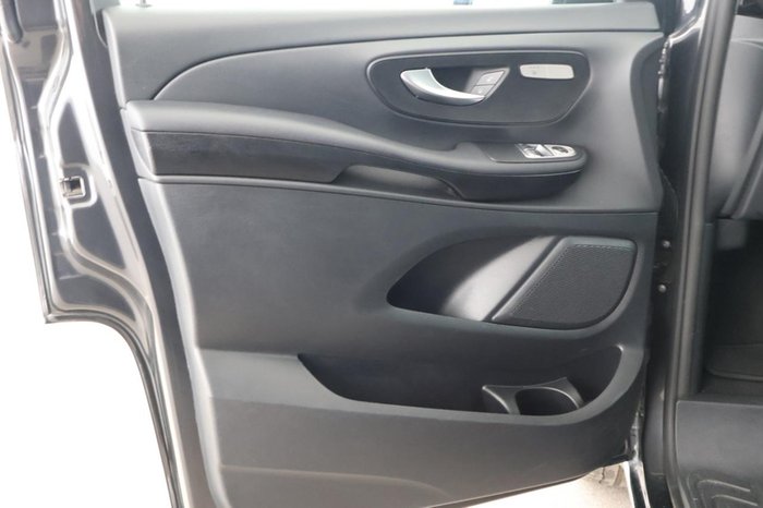 Mercedes-Benz V 300 d Lang Distronic AUT LED Navi SHZ AHK PDC