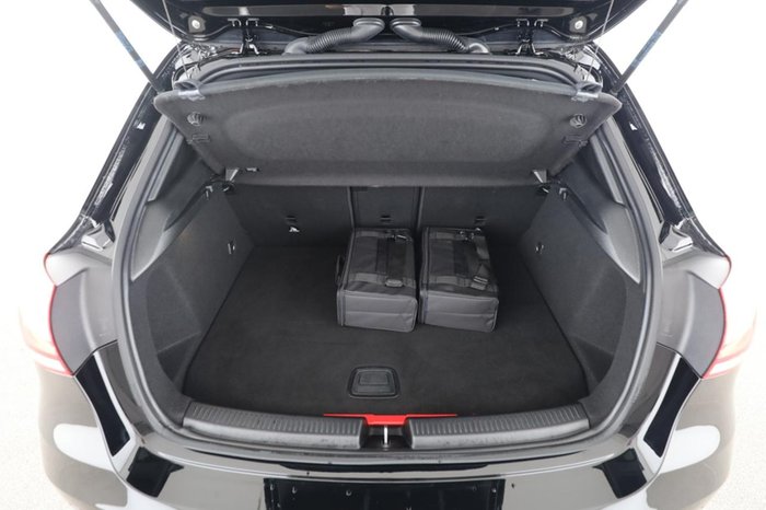 Mercedes-Benz A 250 e AMG MBUX Kamera Einparkhilfe