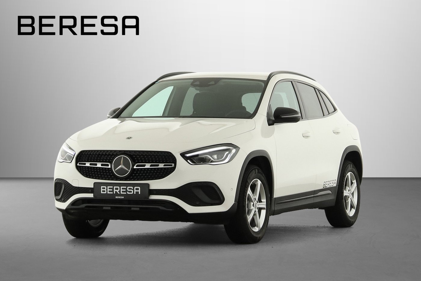 Mercedes-Benz GLA 200 d  Night Distronic Kamera