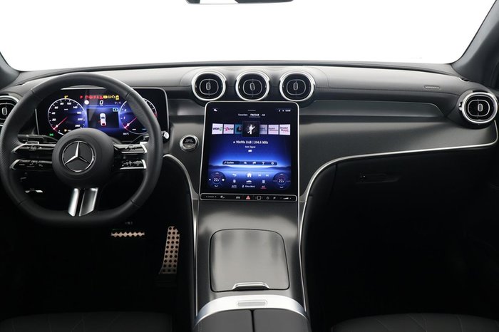 Mercedes-Benz GLC 300 4M Coupé AMG Pano AHK Leder 20 Zoll 360