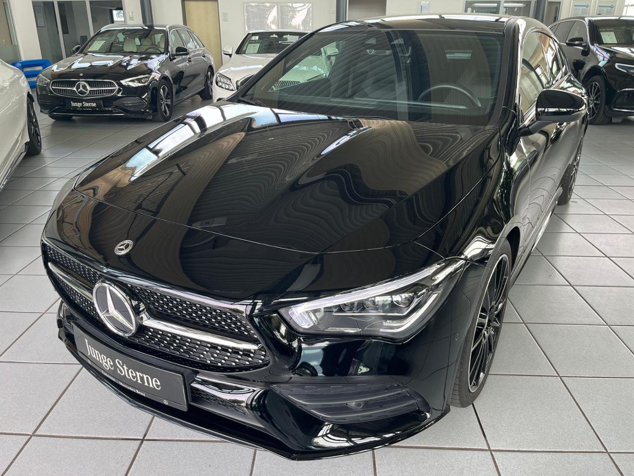 Mercedes-Benz CLA 250 SB AMG Night 19 Pano Kamera Vorr. AHK