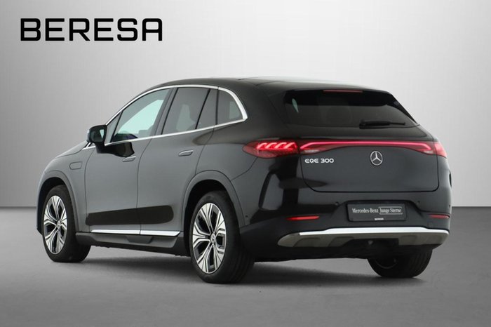 Mercedes-Benz EQE 300 SUV Electric Art Pano AHK Distronic 360