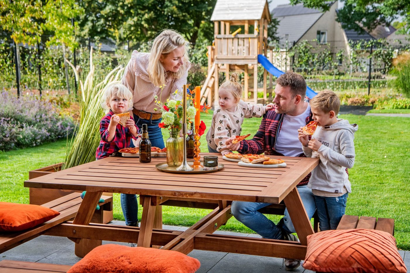 Hardhouten_picknicktafel_vierkant_Premium