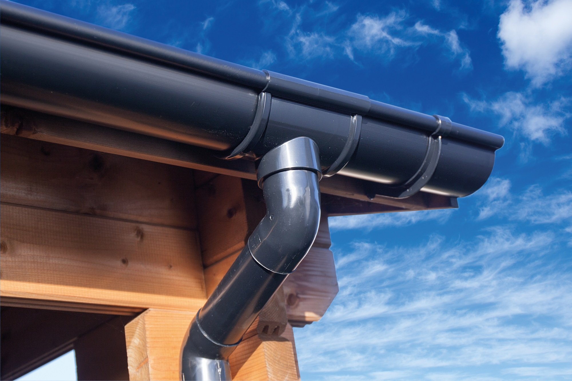 Dachrinnen-Set aus PVC - Halbrund 100 x 5000 mm Schwarz
