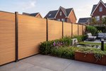 PuraFence_Sfeer_Horziontal_Royal_Triple_Profiel_Cedar