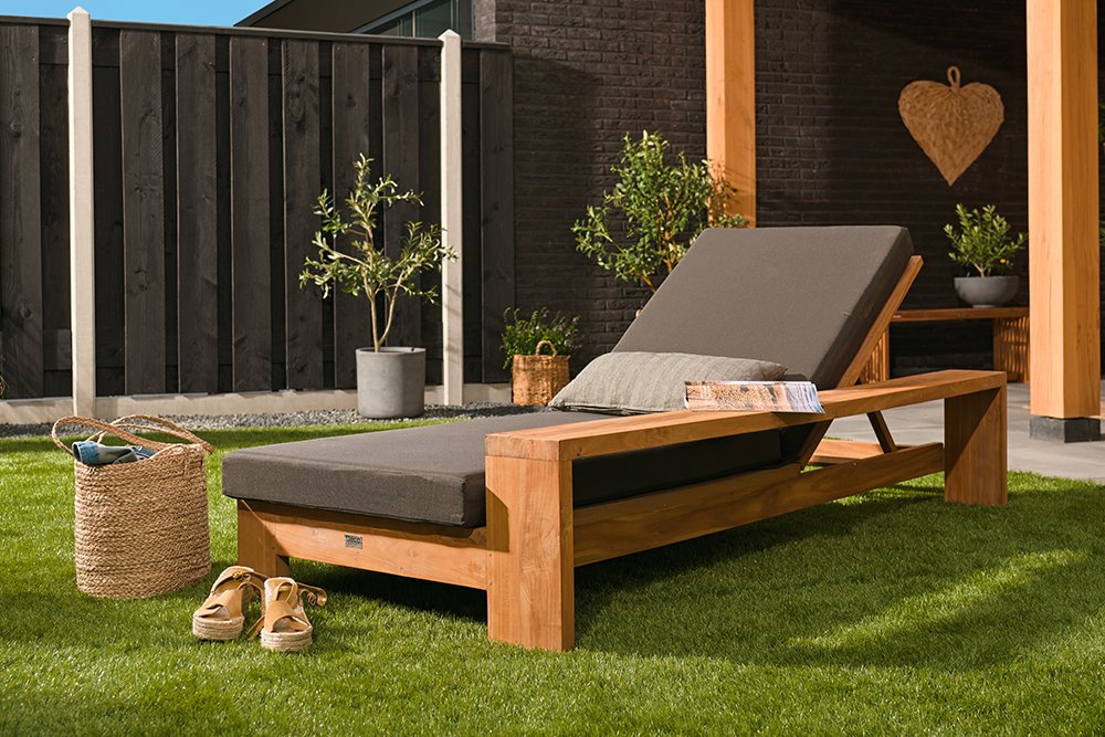 Teak_Ligstoel_Danau