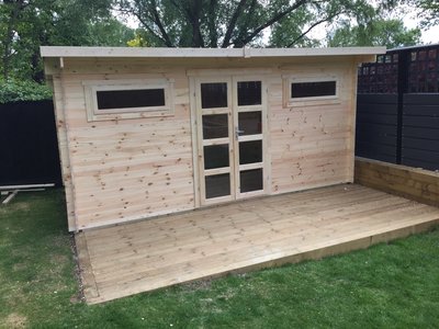 Zutphen_Log_Cabin_Install