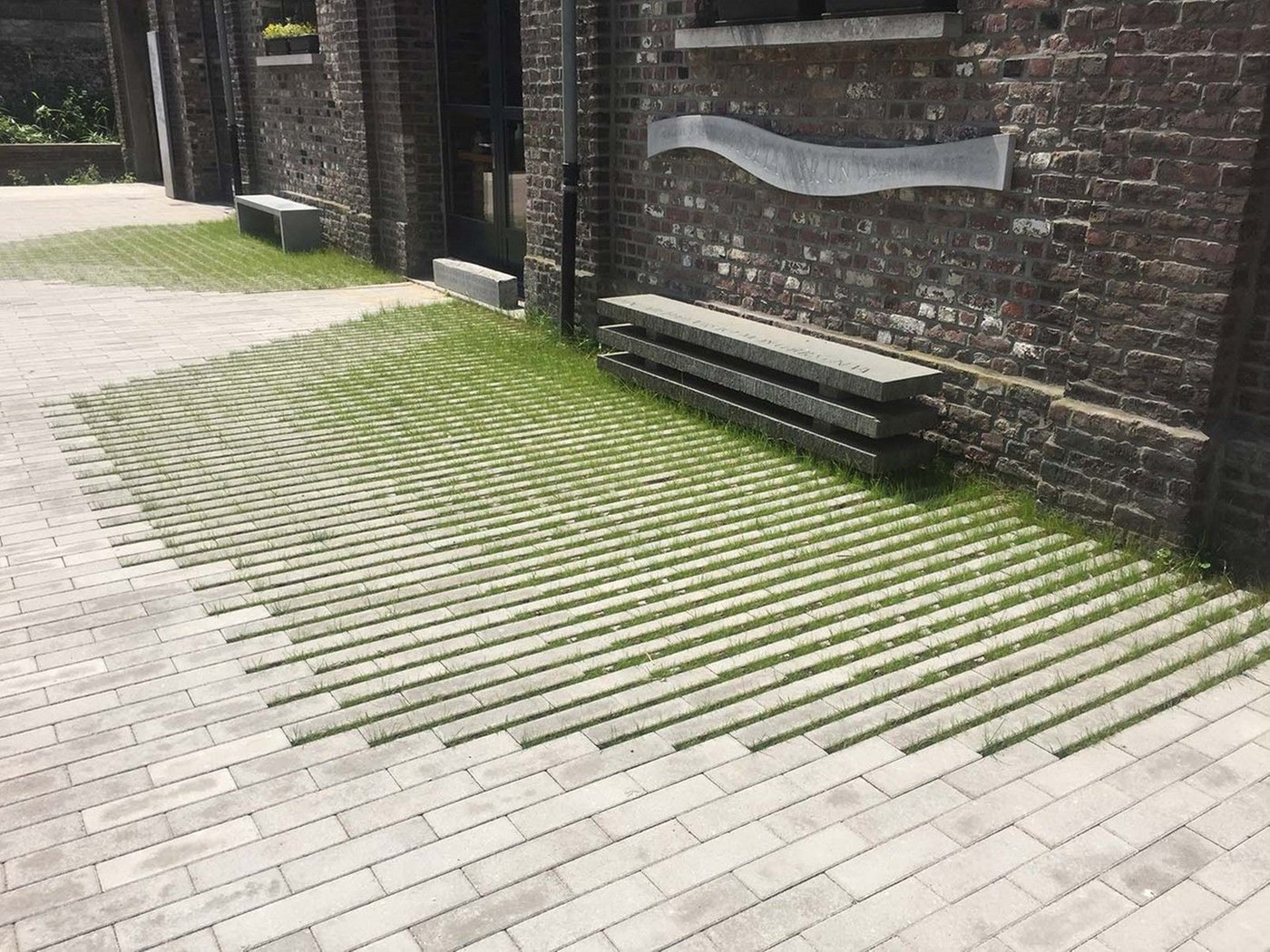 aqua_bricks_gesloten_grijs_gardenlux_sfeer