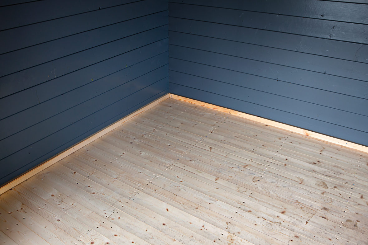 blokhutvloer_vuren_hout_18_cm_0
