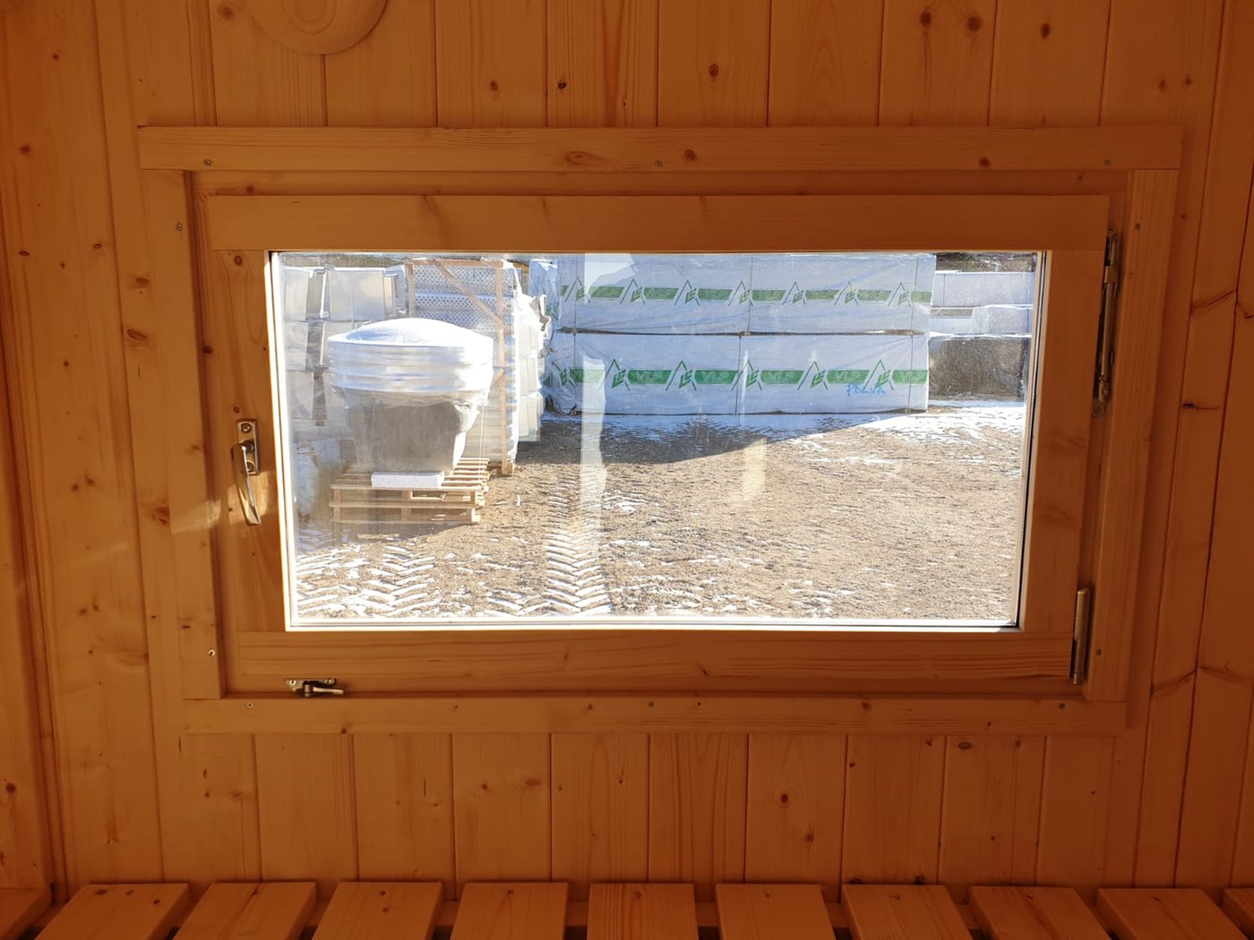 campingbarrel_deluxe_raam_1