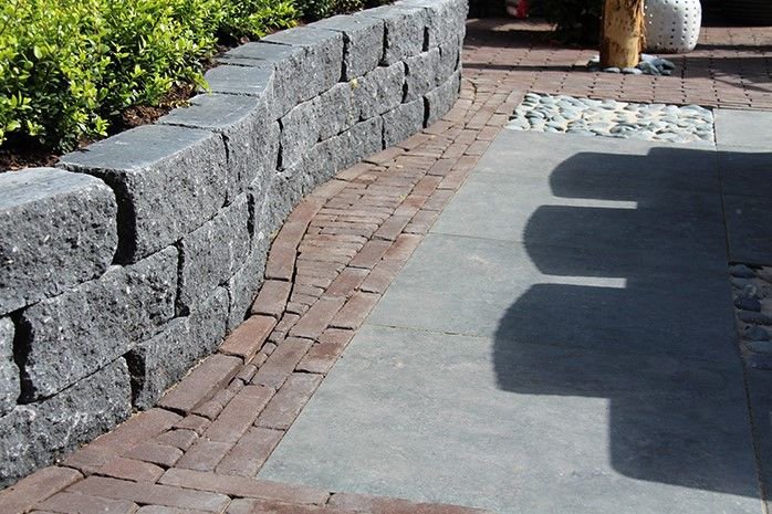 cliff_walling_30x12x12cm_antraciet_gardenlux_sfeer