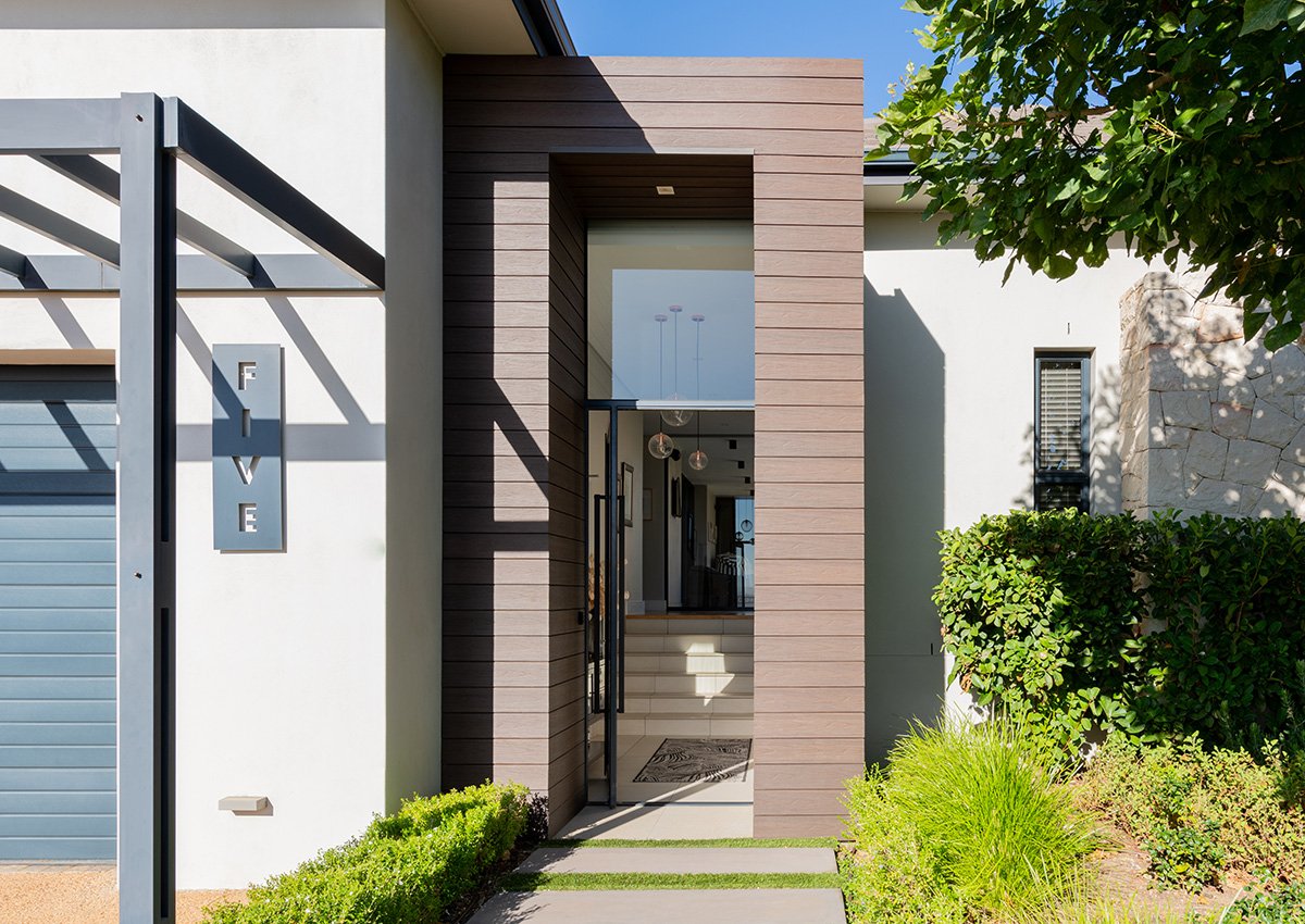 composiet_timmdek_channelsiding_2x15x300cm_walnoot_bruin_sfeer_02