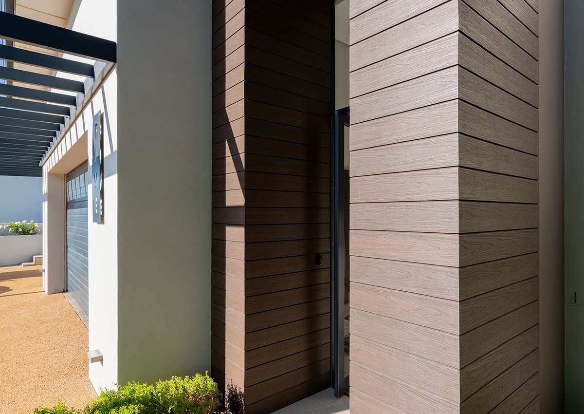 composiet_timmdek_channelsiding_2x15x300cm_walnoot_bruin_sfeer_01