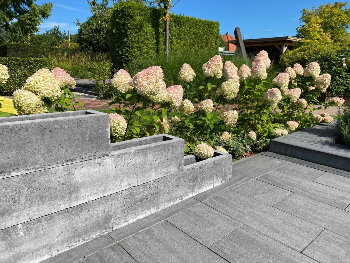 fiora_block_100x20x20cm_grijs_gardenlux_sfeer