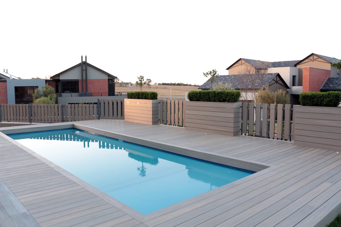 fun_deck_vlonderplanken_grijsbruin_23x138mm_zwembad_terras_1