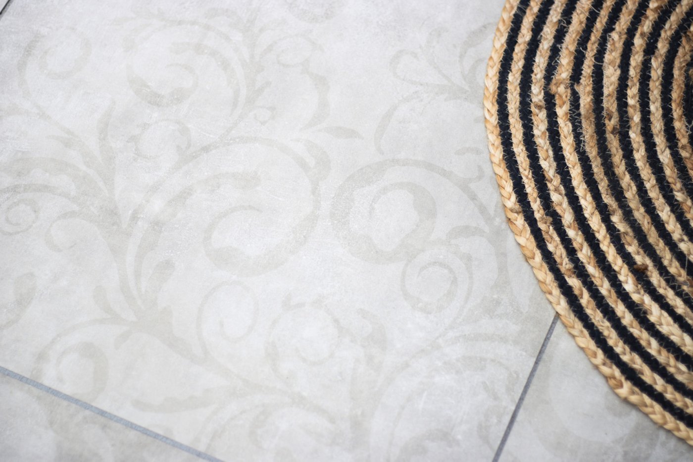 keramische_tegel_kera_twice_60x60x48_cm_fiammato_taupe_decor4
