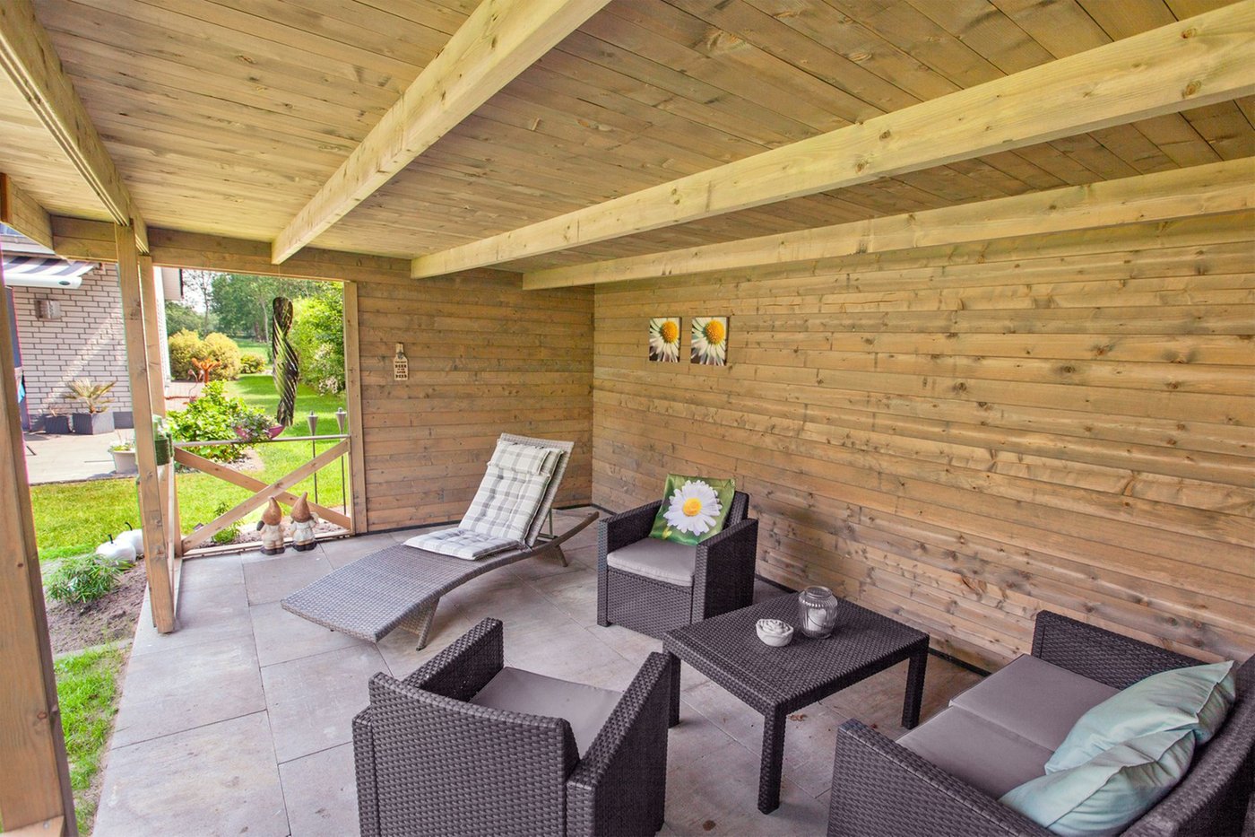 konstantin_log_cabin_gazebo_2