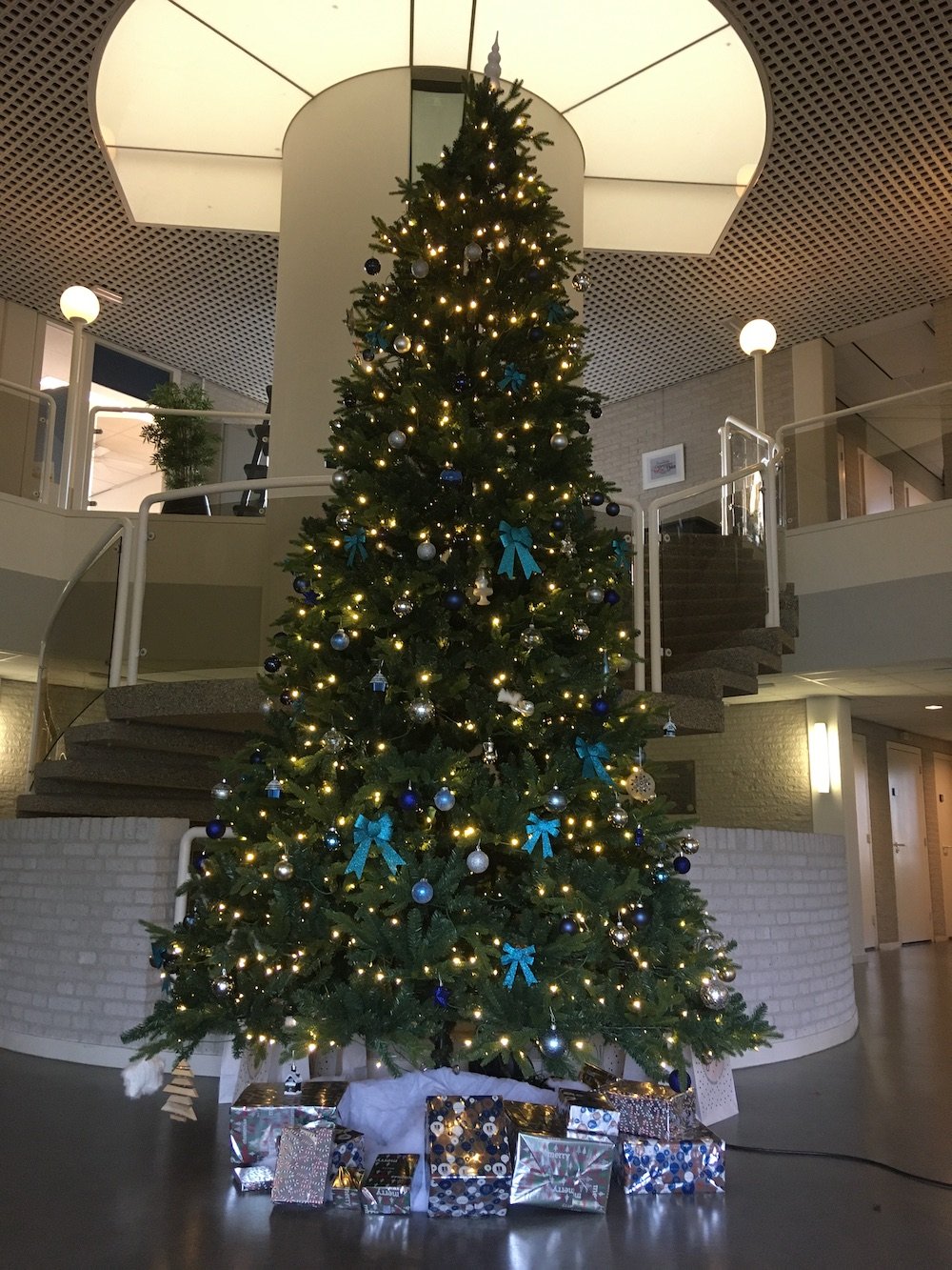 kunstkerstboom_amsterdam_400cm