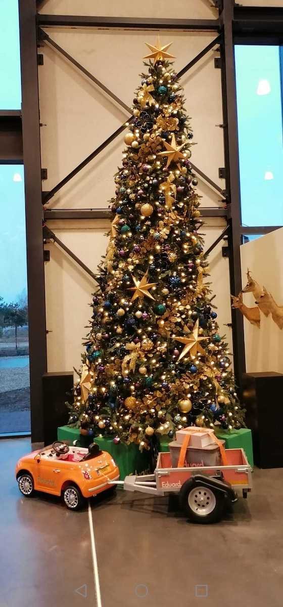 kunstkerstboom_vijf_meter_hoog