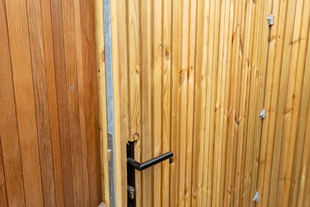 model_226_stalen_frame_poortdeur_schutting_1