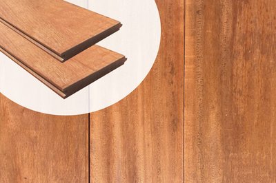 model_angelim_vermelho_hardhout_damwand_profiel_tong_en_groef_sfeer