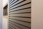 model_composiet_timmdek_quatro_profiel_walnut_sfeer_02