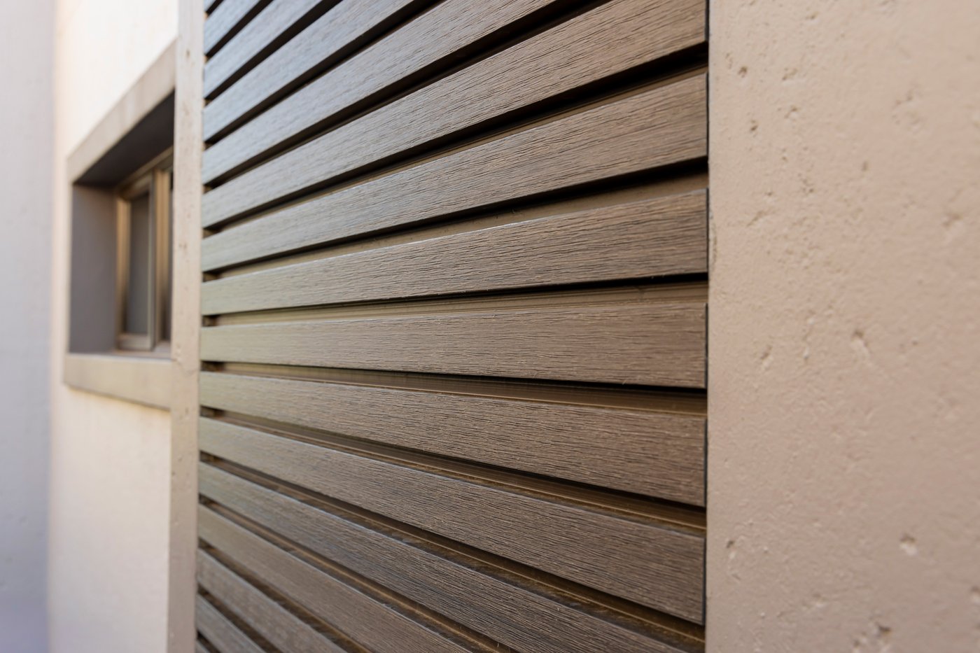 model_composiet_timmdek_quatro_profiel_walnut_sfeer_02