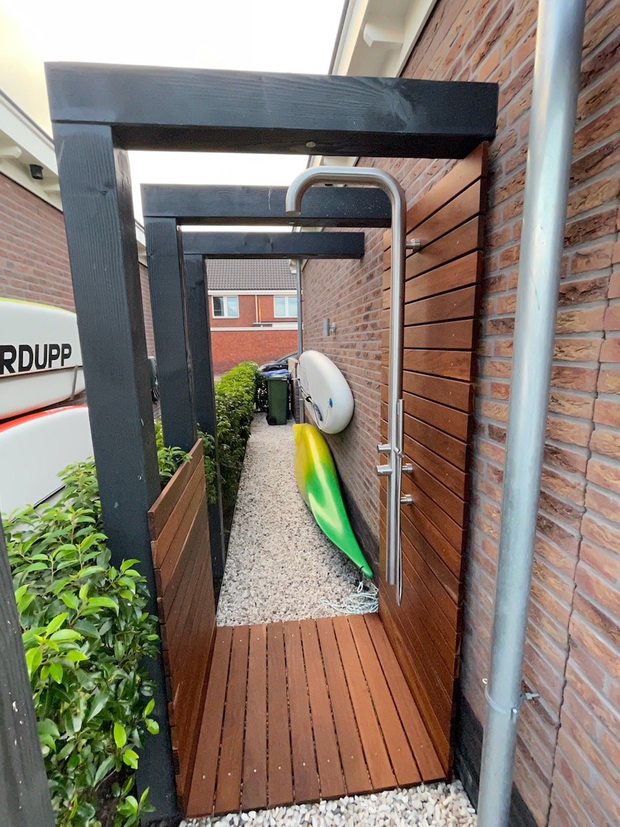 model_ipe_terrasplanken_als_buitendouche