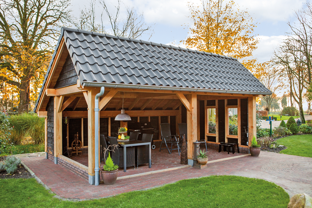 model_kapschuur_zelfbouw_lariks_douglas_met_dakpannen