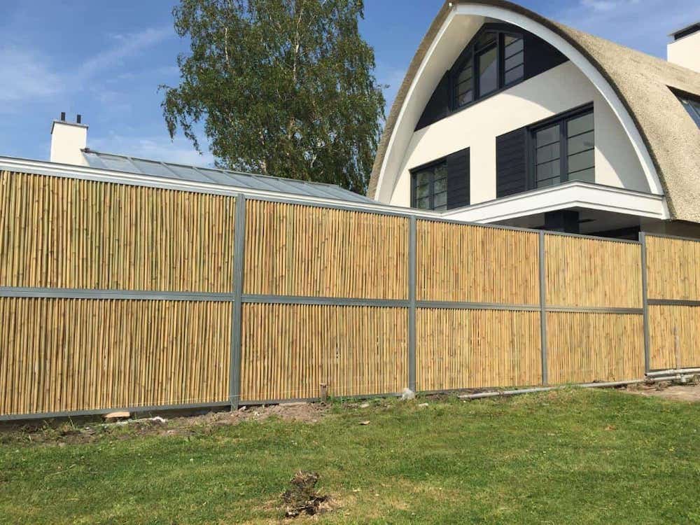 model_schutting_bamboe_paal_staal