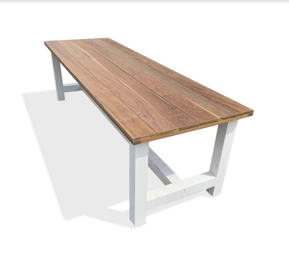 model_tafel_ipe_met_wit_onderstel_1