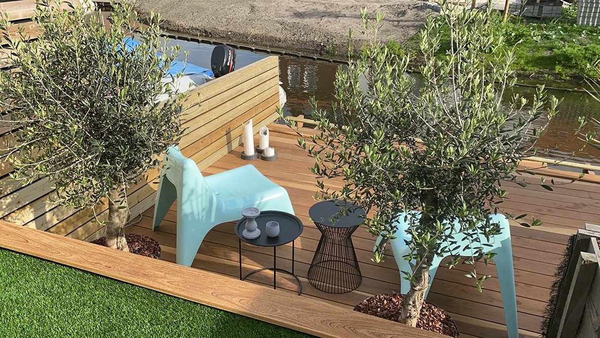 model_terras_ipe_hardhout_aan_water