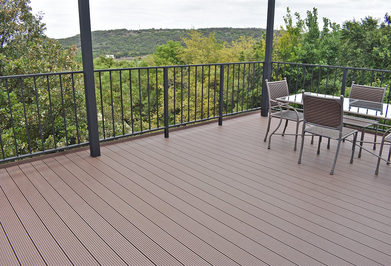 model_vlonderplank_composiet_timmdek_the_andes_pecan_sfeerfoto_1