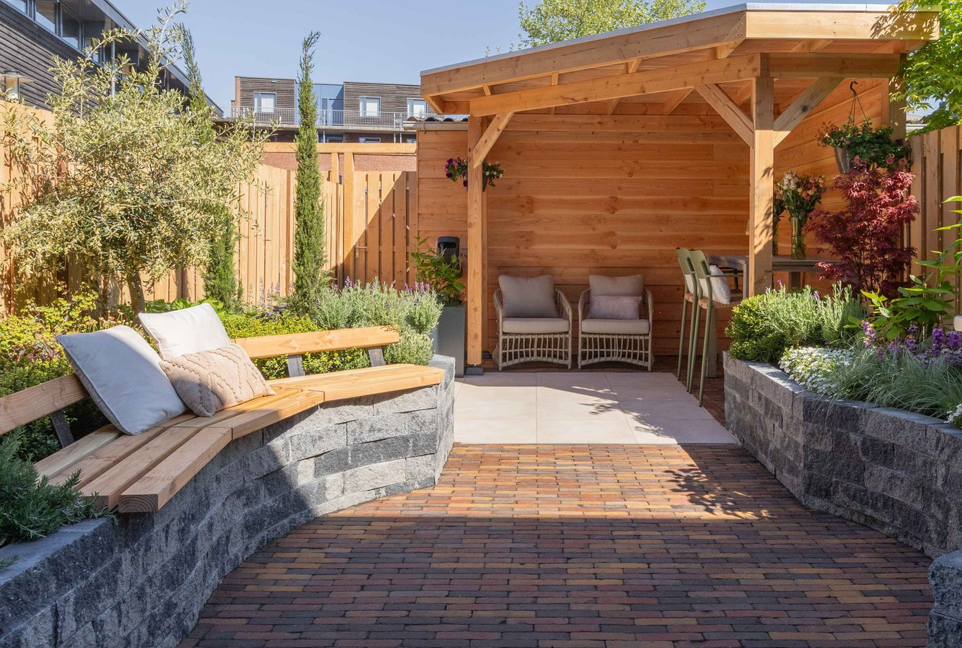 nature_walling_32x13x11cm_grijs_zwart_gardenlux_sfeer