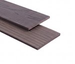 schuttingplank_composiet_massief_11x140x2300mm_donkerbruin_close_up
