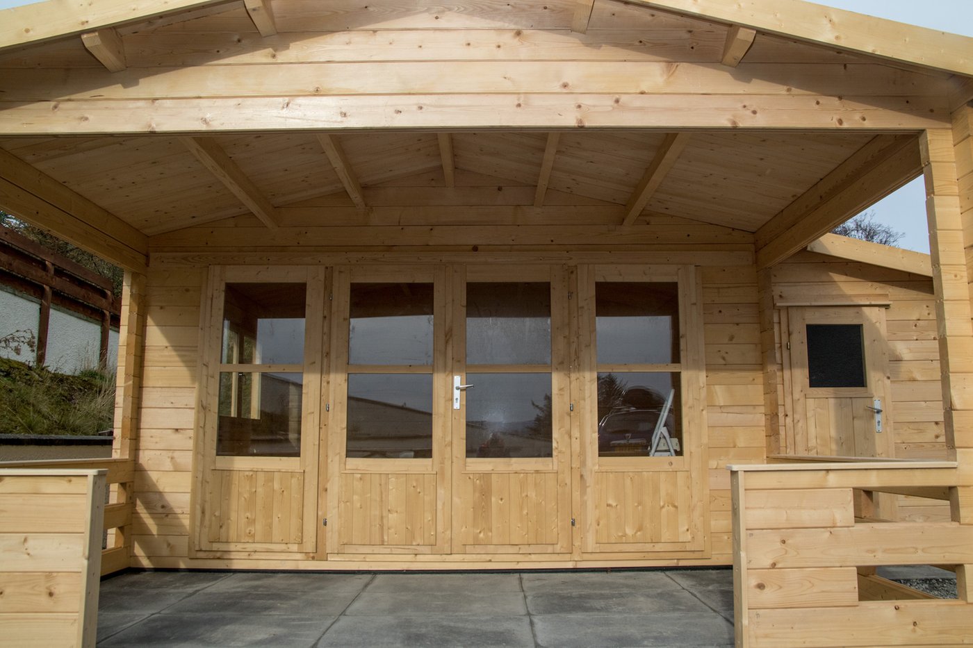 sf_Coventry_Log_Cabin_Veranda