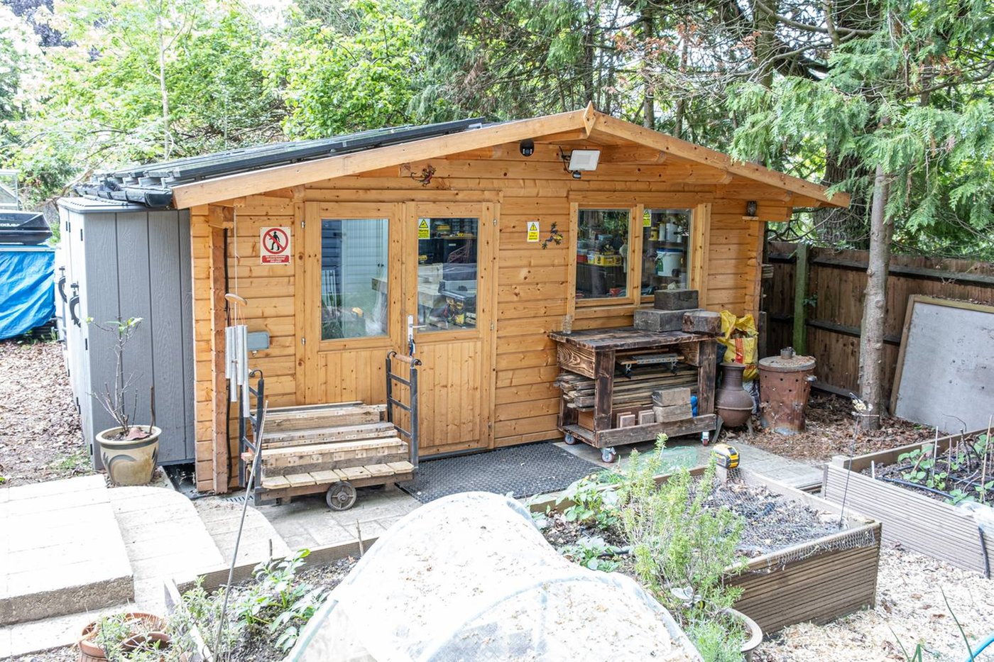 sf_Dingle_log_cabin_3