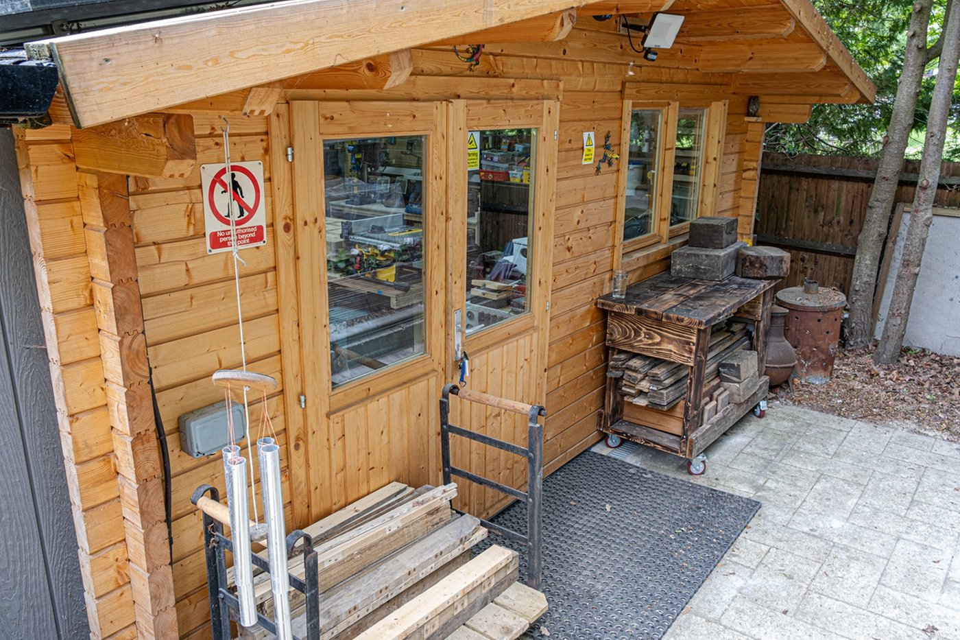 sf_Dingle_log_cabin_4