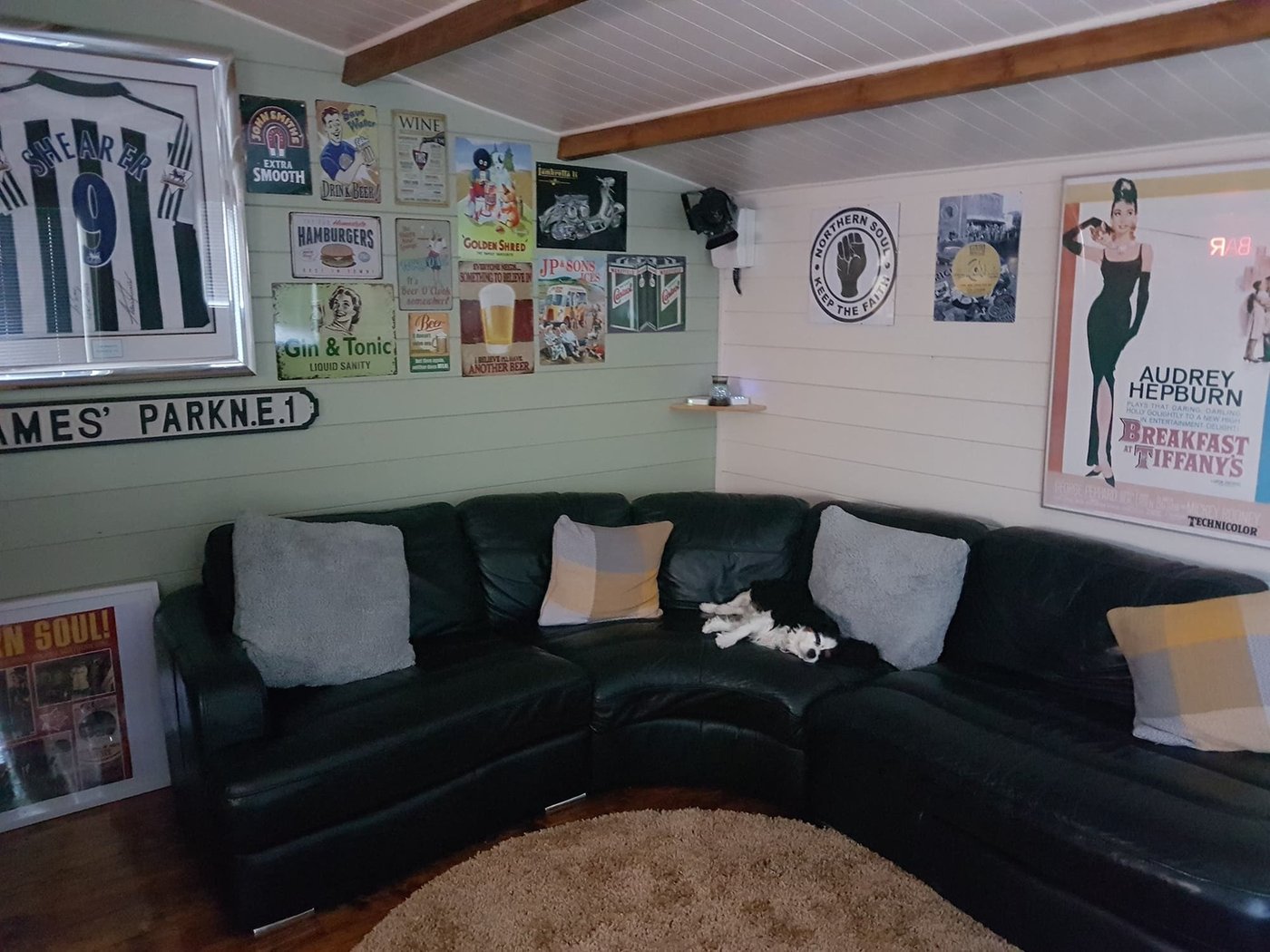 sf_Jackalyn_Inside_01
