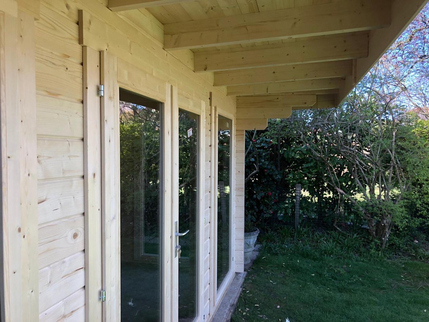 sf_Mia_Log_Cabin_Window_33Zk_nkF_zoom