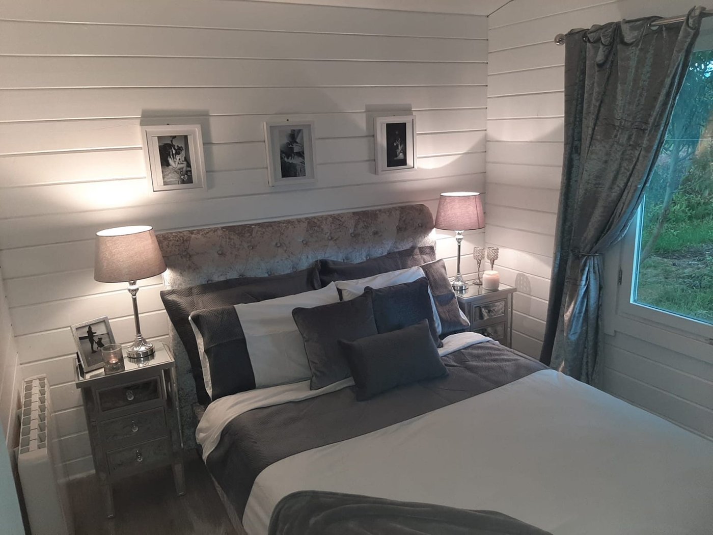 sf_Mullingar_Cabin_Bedroom