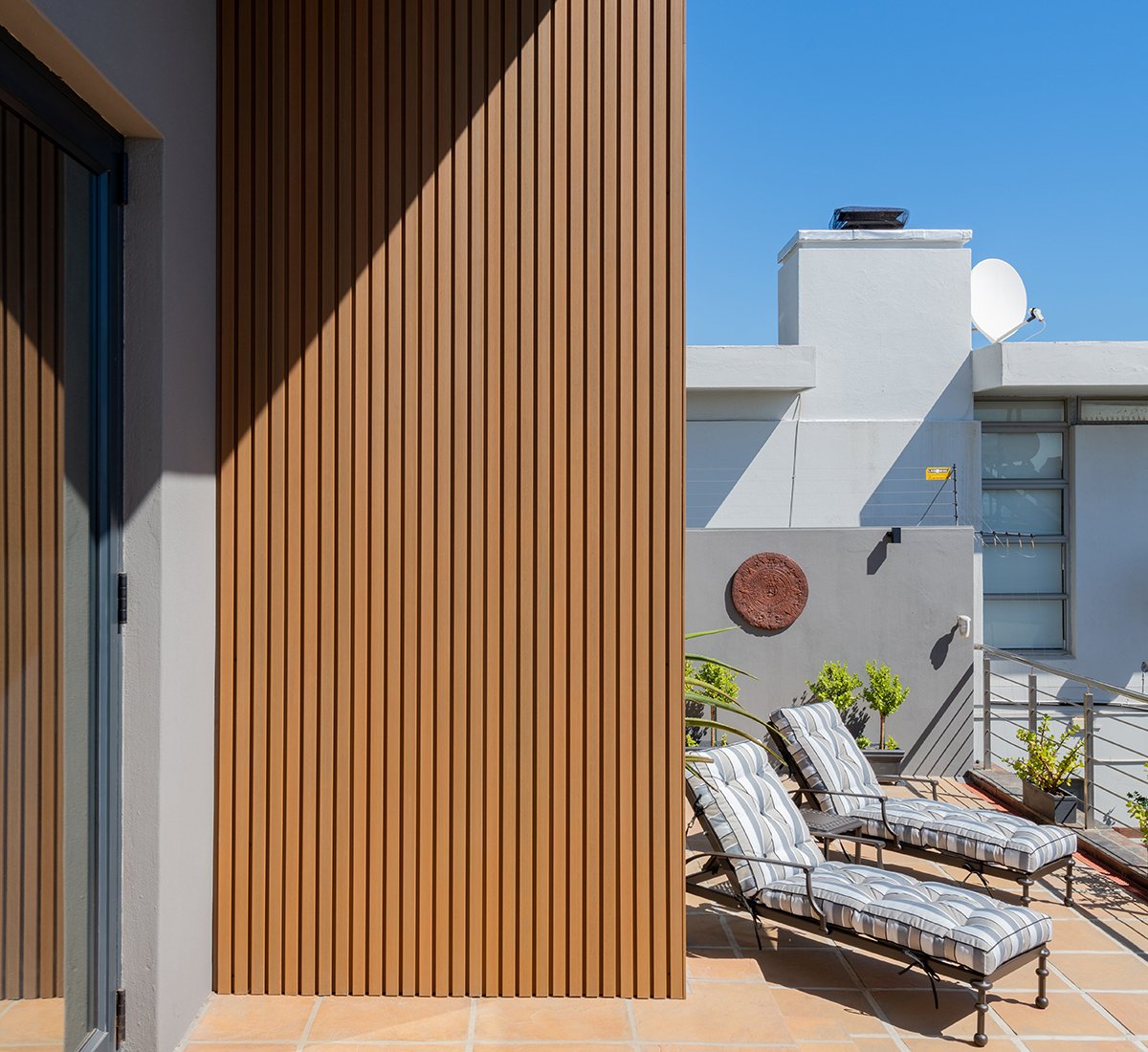 sf_composiet_timmdek_quatro_profiel_teak_sfeer_02