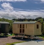 sf_deluxe_shepherd_hut_1