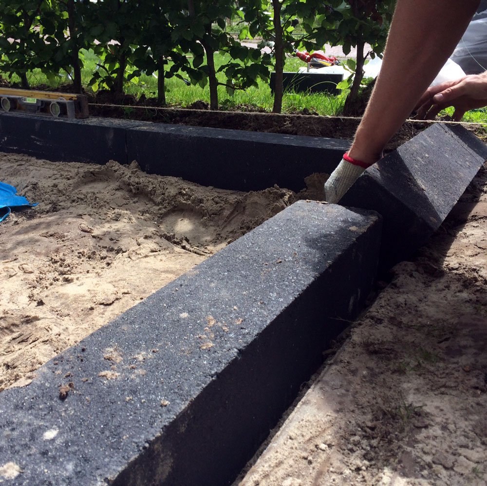 stapel_blokken_tuin_border