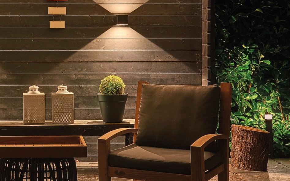 sus_square_black_wandlamp_led_1